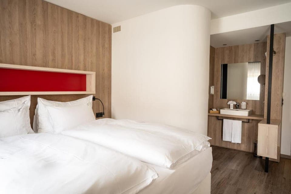 Boutiquehotel Thessoni Classic Zürich-Regensdorf & Residence Thessoni Home 350 m distance to mainbuilding Hotel in Canton of Zurich