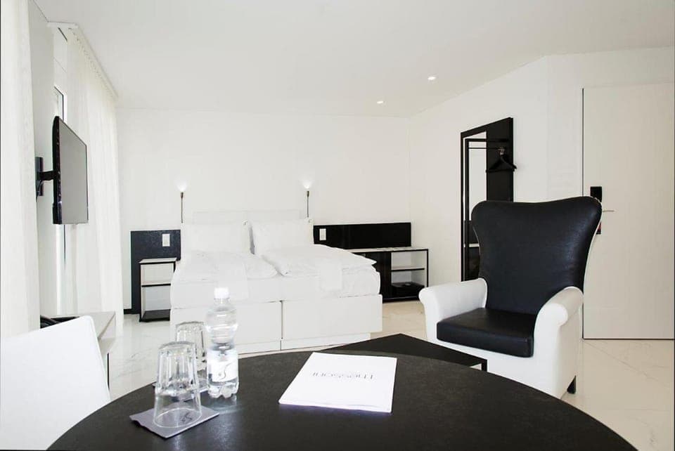 Boutiquehotel Thessoni Classic Zürich-Regensdorf & Residence Thessoni Home 350 m distance to mainbuilding Hotel in Canton of Zurich