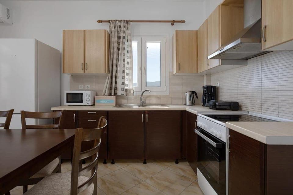 Altamira Holiday Apartment - 6 people, veranda with views Apartment in Zakynthos