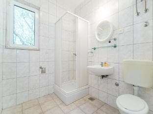 Apartments Neva- Standard Two Bedroom Apartment with Terrace and Sea View 4Z Apartment in Selca, Brač