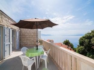 Apartments Neva- Standard Two Bedroom Apartment with Terrace and Sea View 4Z Apartment in Selca, Brač
