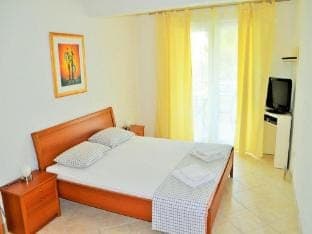 Apartments Villa Moonlight - One Bedroom Apartment with Sea View Balcony and Terrace Sandra Apartment in Okrug Gornji