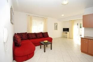 Apartments Villa Moonlight - Standard Two Bedroom Apartment with Large Terrace Jenny Apartment in Okrug Gornji