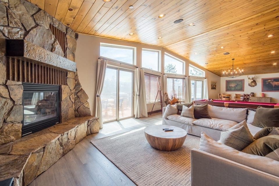 Welcome to Lakefront Lodge!