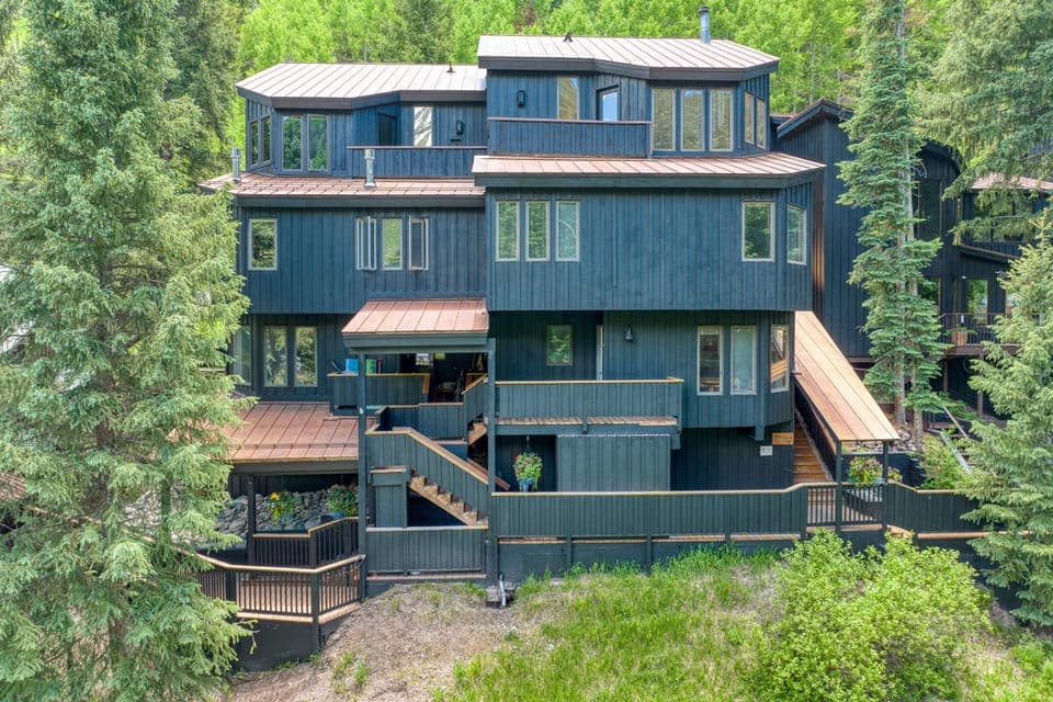 Charming 2BR Retreat: Your home away from home.