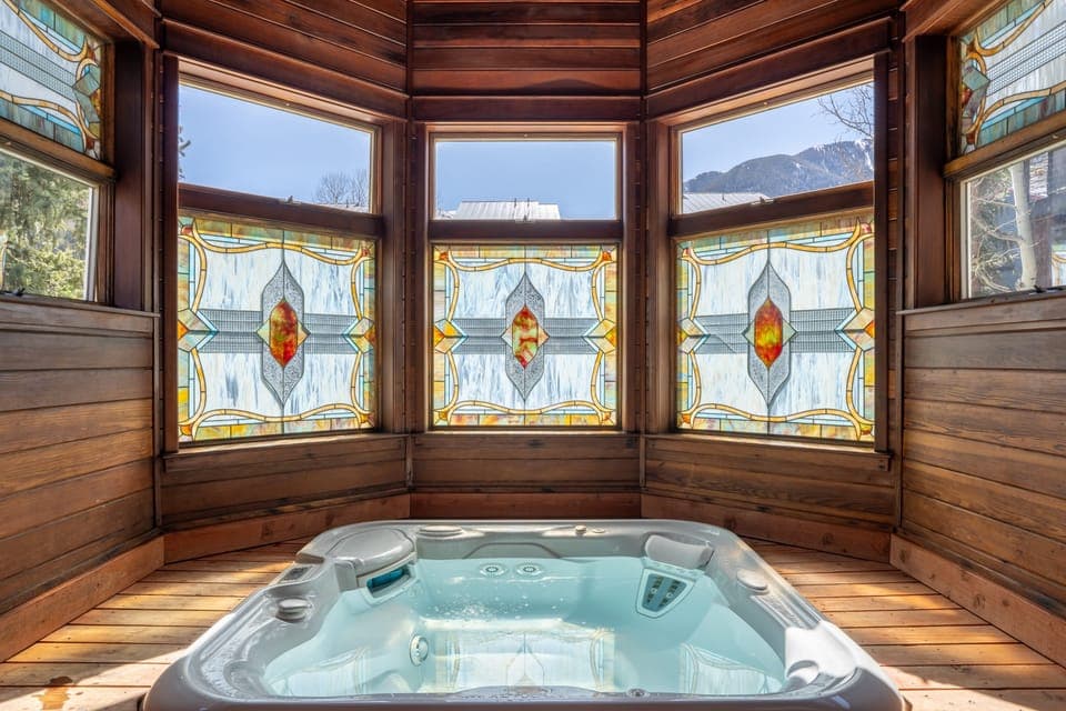 Communal hot tub.