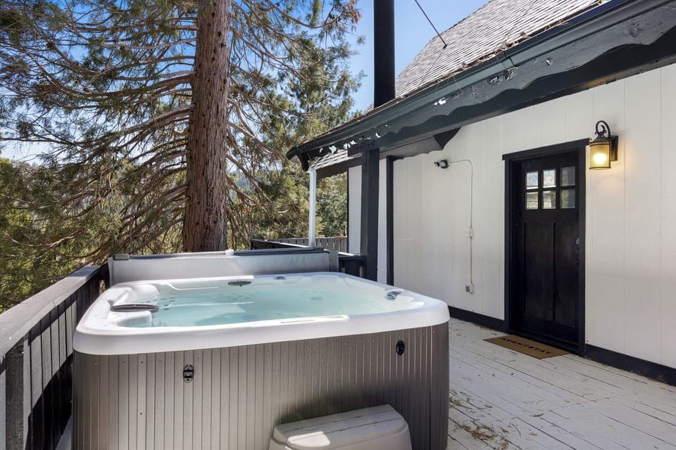 Hot tub amongst the trees.