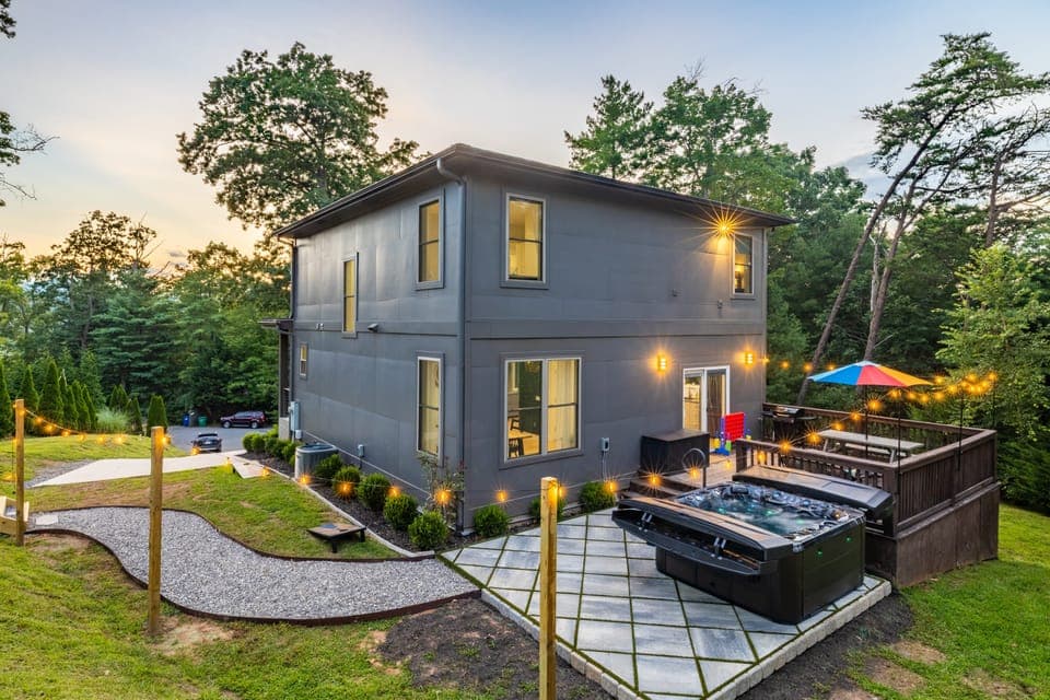 Outdoor Bliss: Dine al fresco and soak in the sun on our beautiful deck.