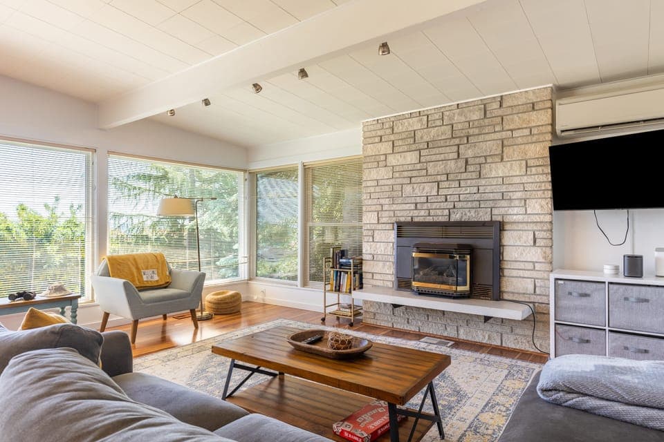 Living room. (Please note that the fireplace in the living room is not currently operational.)