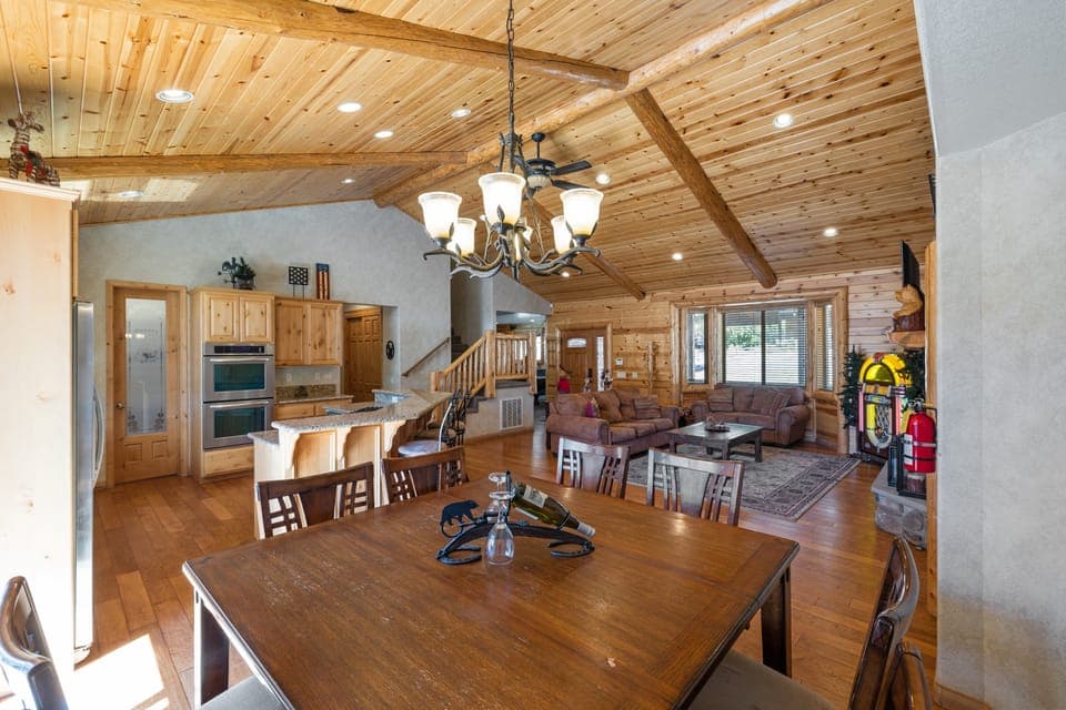 Open layout makes it easy for your group to connect.