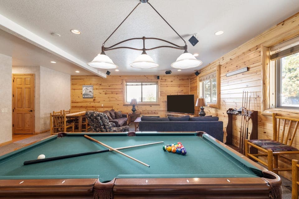 Pool table in the second living room.