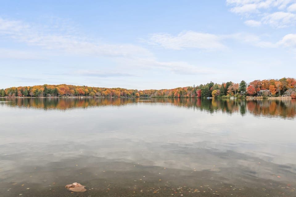 We can't wait to welcome you to this lakeside haven!