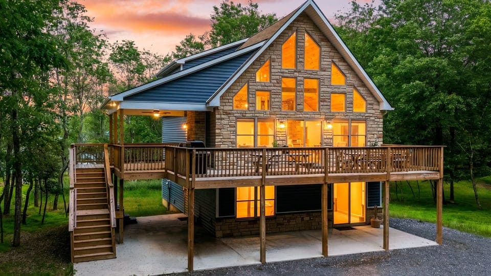 Welcome to Bluejay Getaway! Your private retreat in Towamensing Trails.