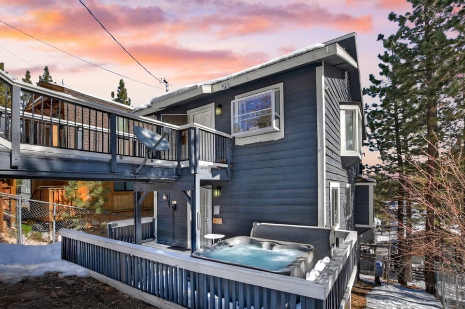 Your cozy mountain retreat in Big Bear!