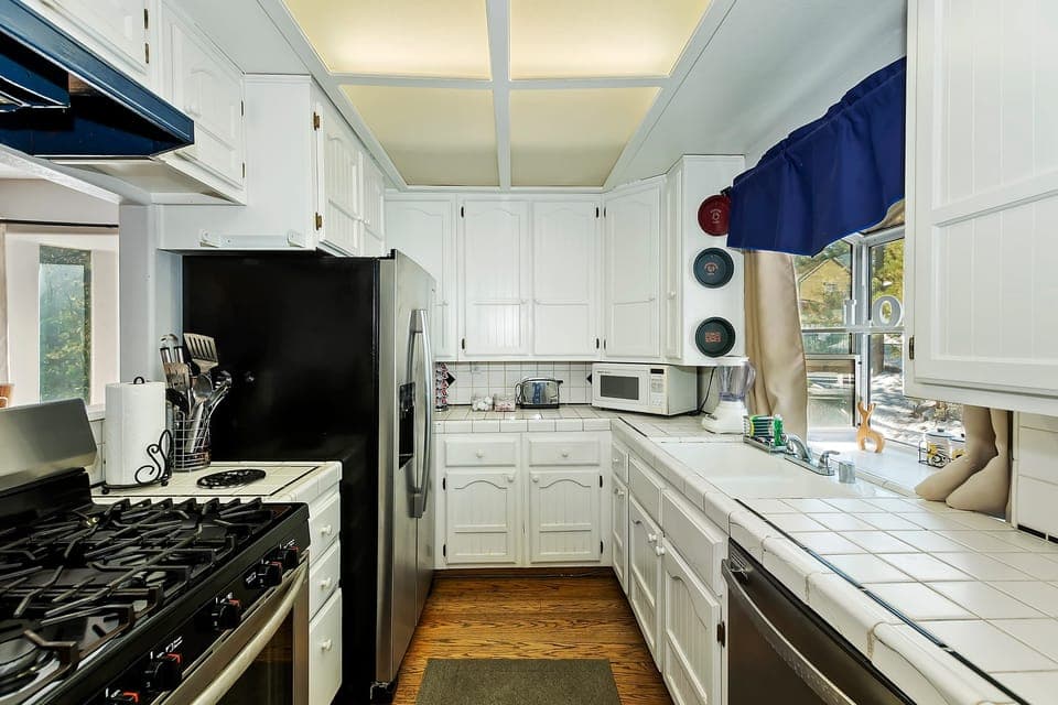 Modern amenities in the kitchen.