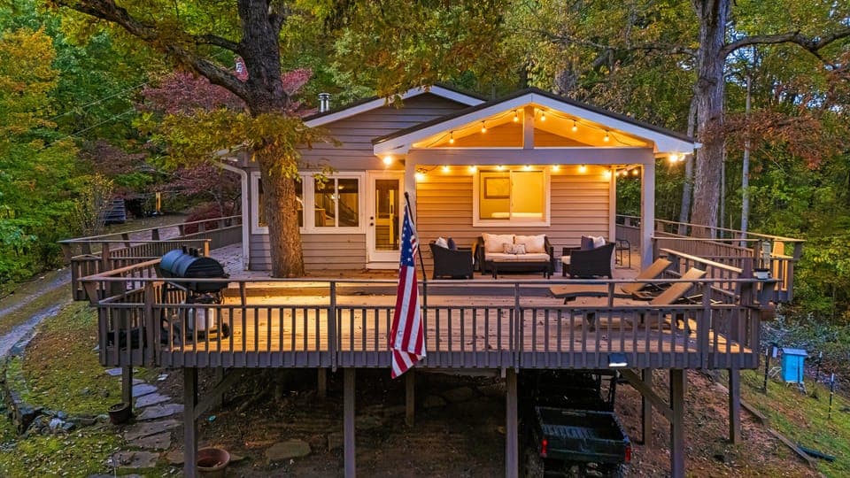 Outdoor living on the deck.