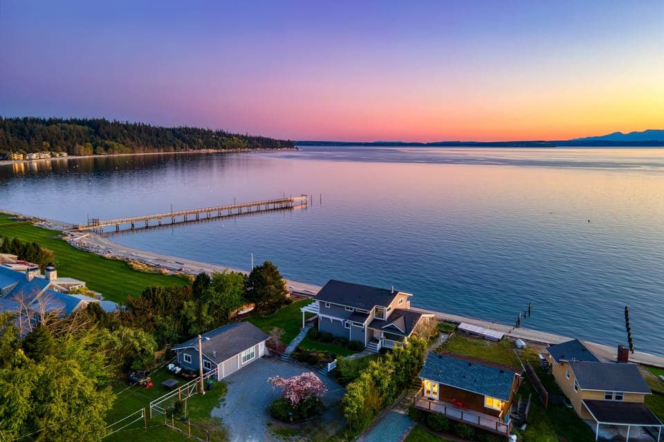 Book now to secure your next coastal getaway!