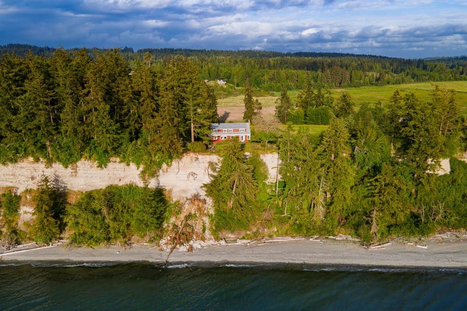 Scenic view of the coastline!