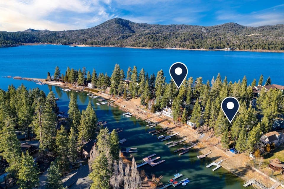 Lagunita Shores &amp; Lakeside on Lagunita are located on opposite sides of the road, only 325 feet from each other!
