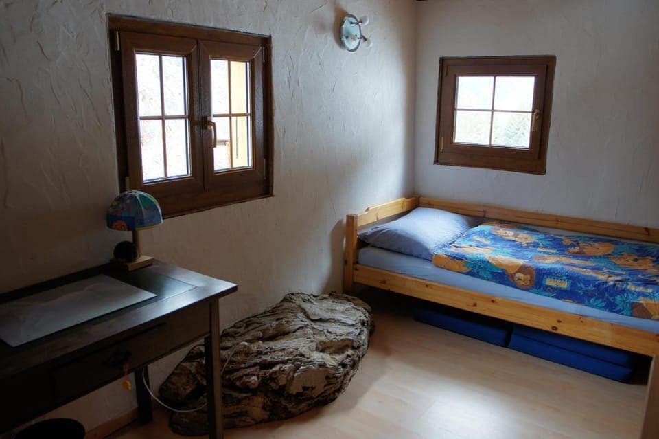 Bed, Seating area, Bedroom