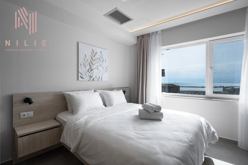 Bed, Photo of the whole room, Sea view