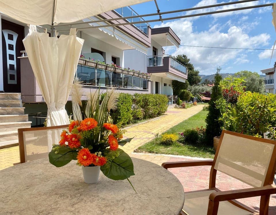 Seating area, Garden view
