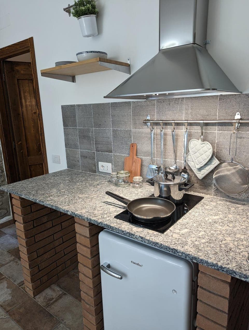 Kitchen or kitchenette, stove