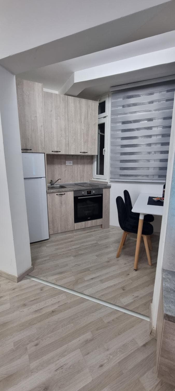 Dining area, pet friendly, stove