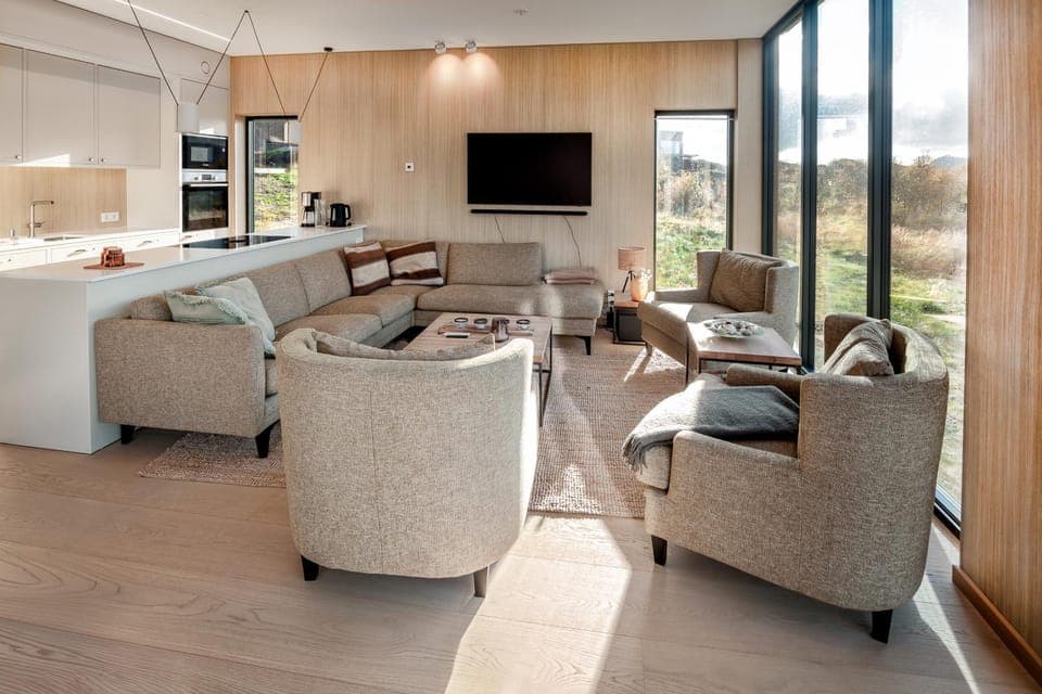 TV and multimedia, View (from property/room), Kitchen or kitchenette, Living room, Seating area, kitchen