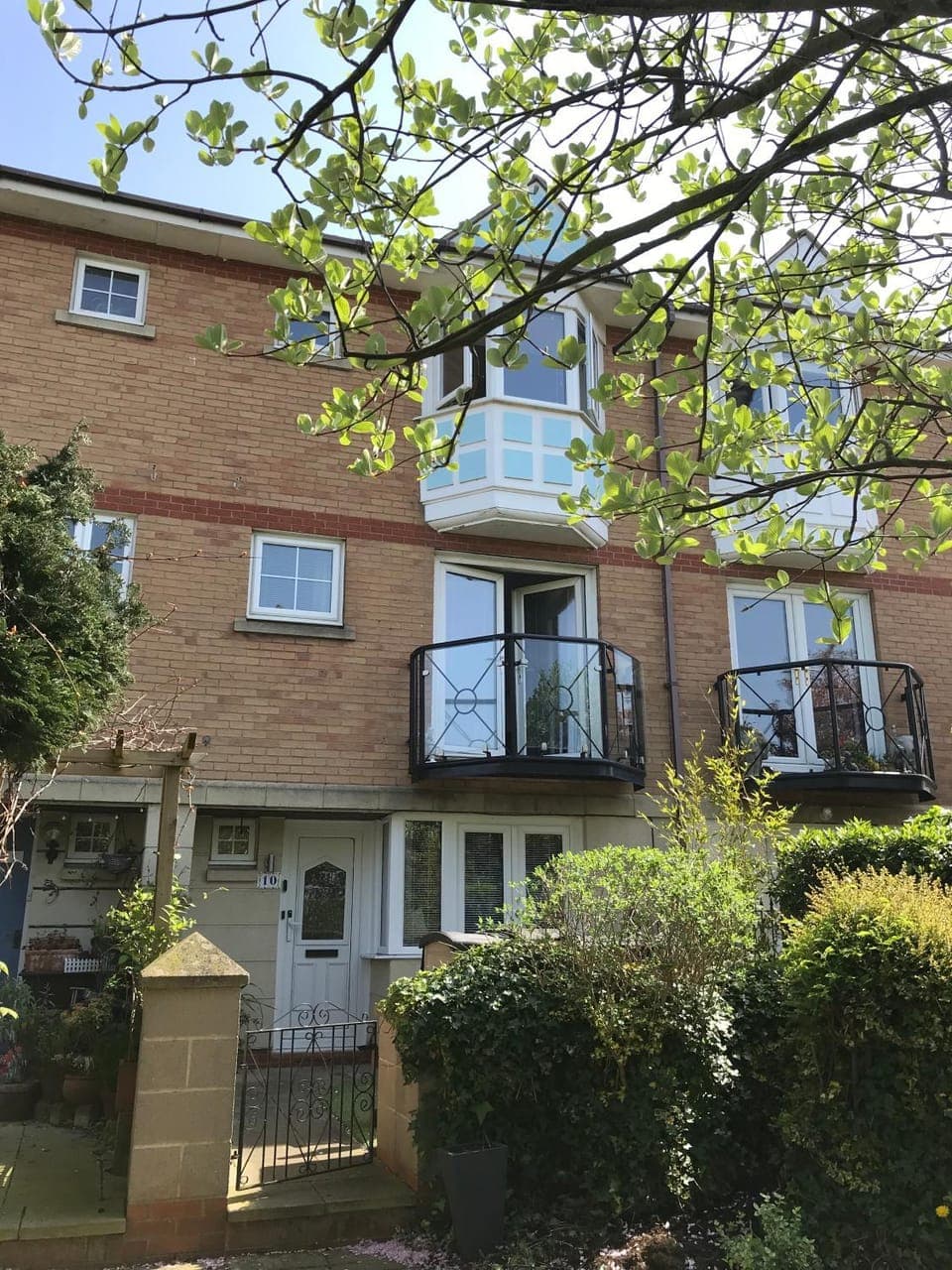 Property building, Spring, Garden view, Street view, Street view, Quiet street view