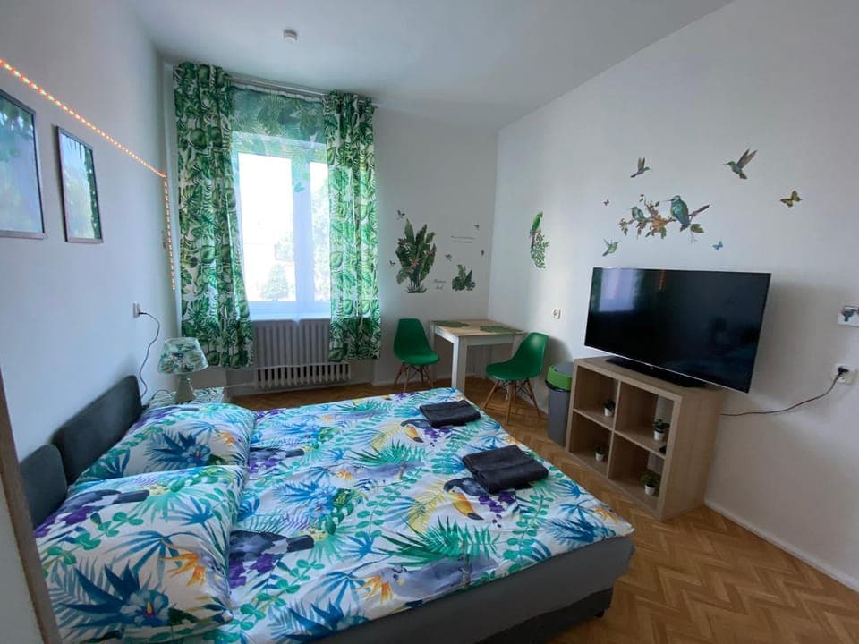 Bed, Photo of the whole room, Bedroom