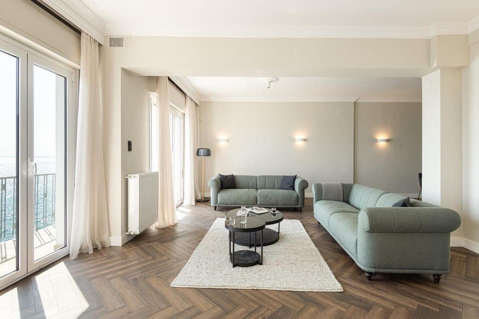 Living room, Seating area