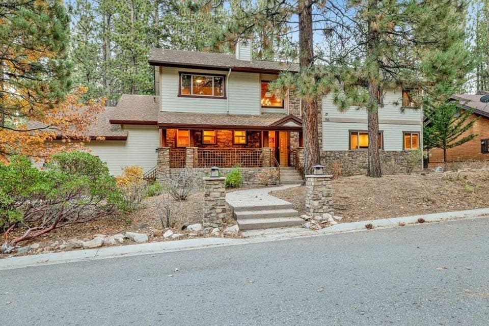 The Spa at Winterset- Incredible Resort Estate Chalet- Indoor Hot Tub- Games House in Big Bear