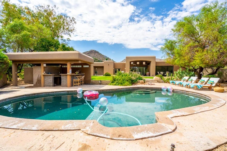 Property building, Patio, Day, Natural landscape, Garden, Garden view, Mountain view, Pool view, Swimming pool, sunbed