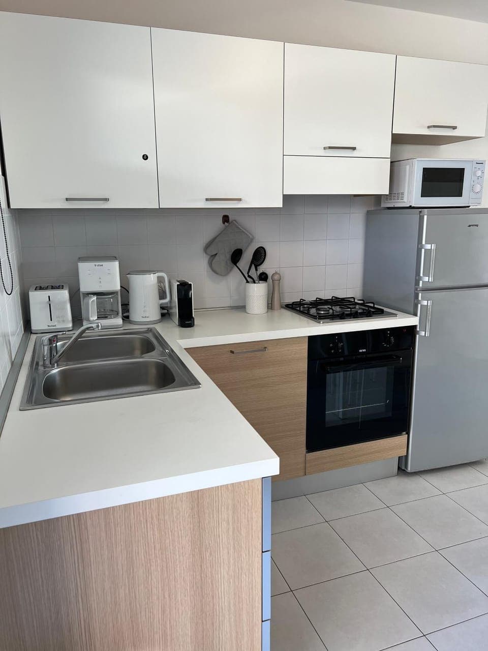 Coffee/tea facilities, dishwasher, minibar, pet friendly, stove, toaster