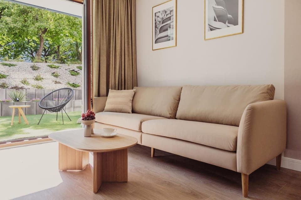 Garden, Living room, Seating area, Garden view