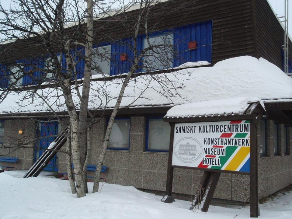 Facade/entrance