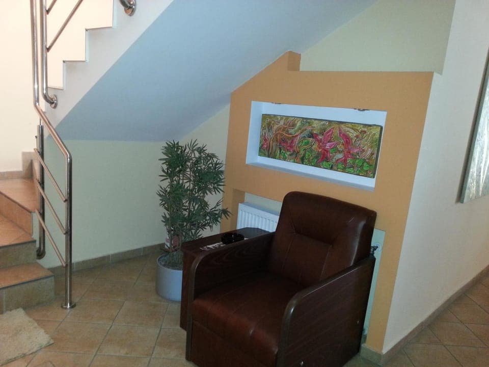 Facade/entrance, Spring, Day, People, Lobby or reception, Other, Decorative detail, On site, Guests, Street view, children, young children, older children