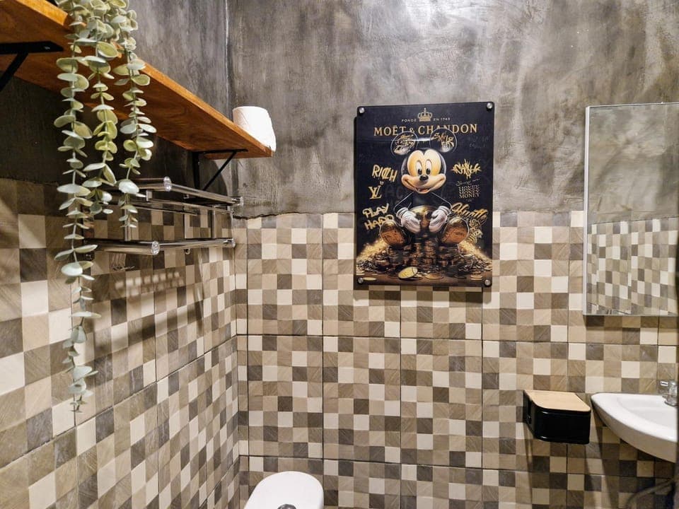 Shower, Toilet, Bathroom