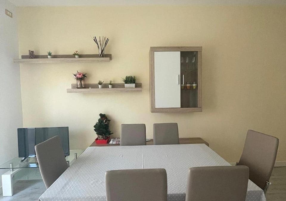 Living room, Seating area, Dining area