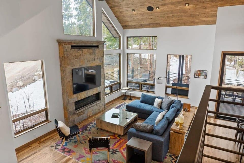 5BR Luxury Escape, Hot Tub, View And Shuttle House in Breckenridge