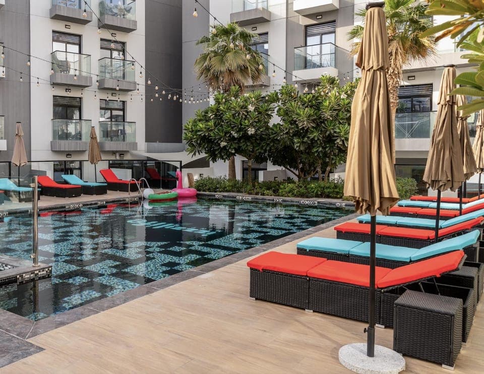 Pool view, Swimming pool, sunbed