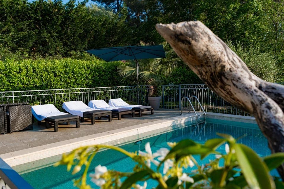 Day, Natural landscape, Garden view, Pool view, Swimming pool, sunbed