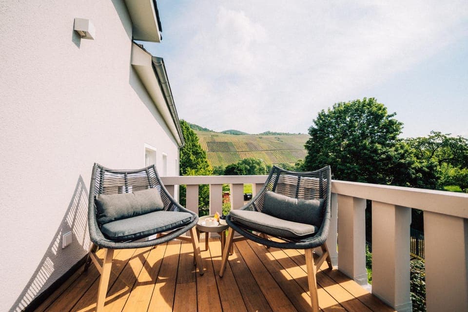 Natural landscape, View (from property/room), Balcony/Terrace