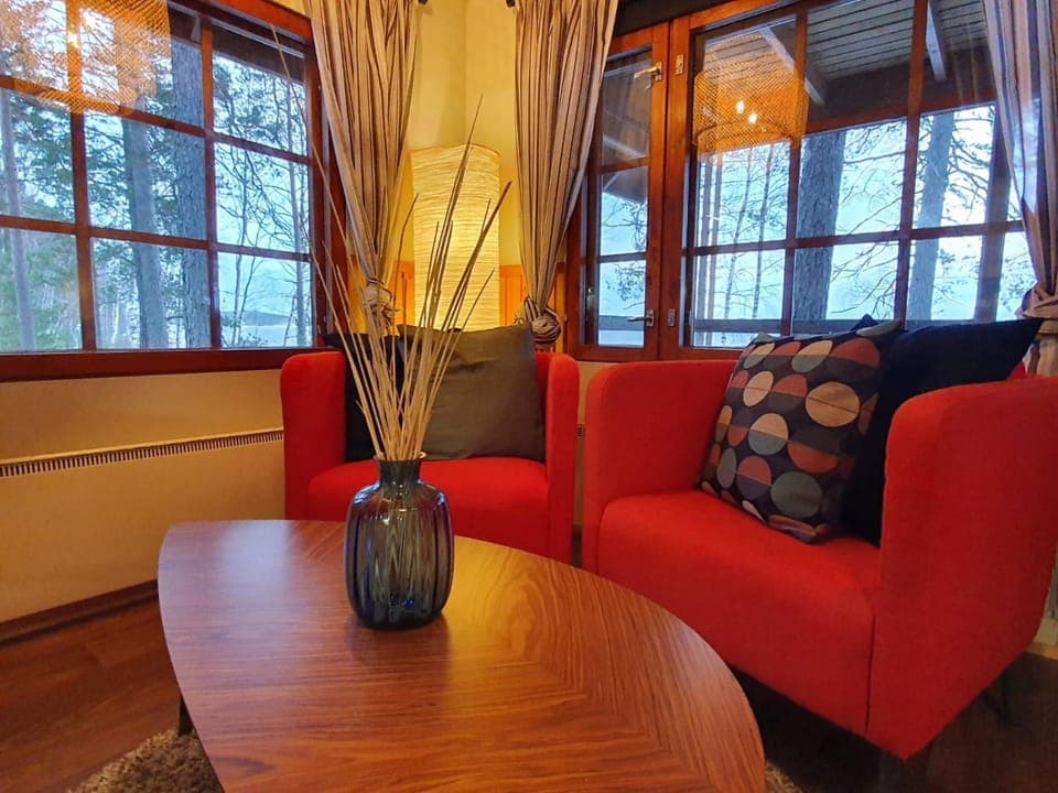 Living room, Seating area