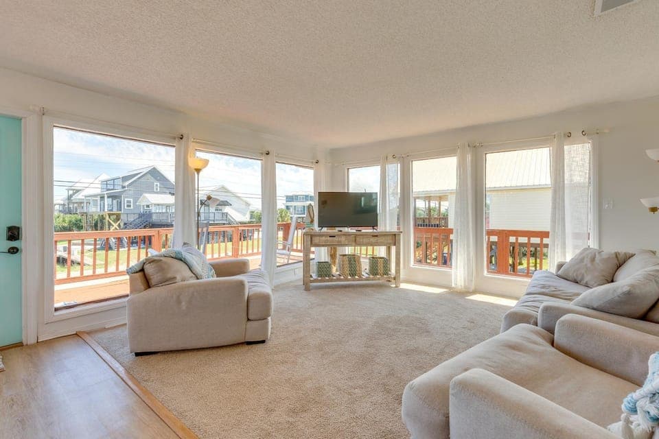 Breezy Dauphin Island Vacation Rental with Deck! House in Dauphin Island