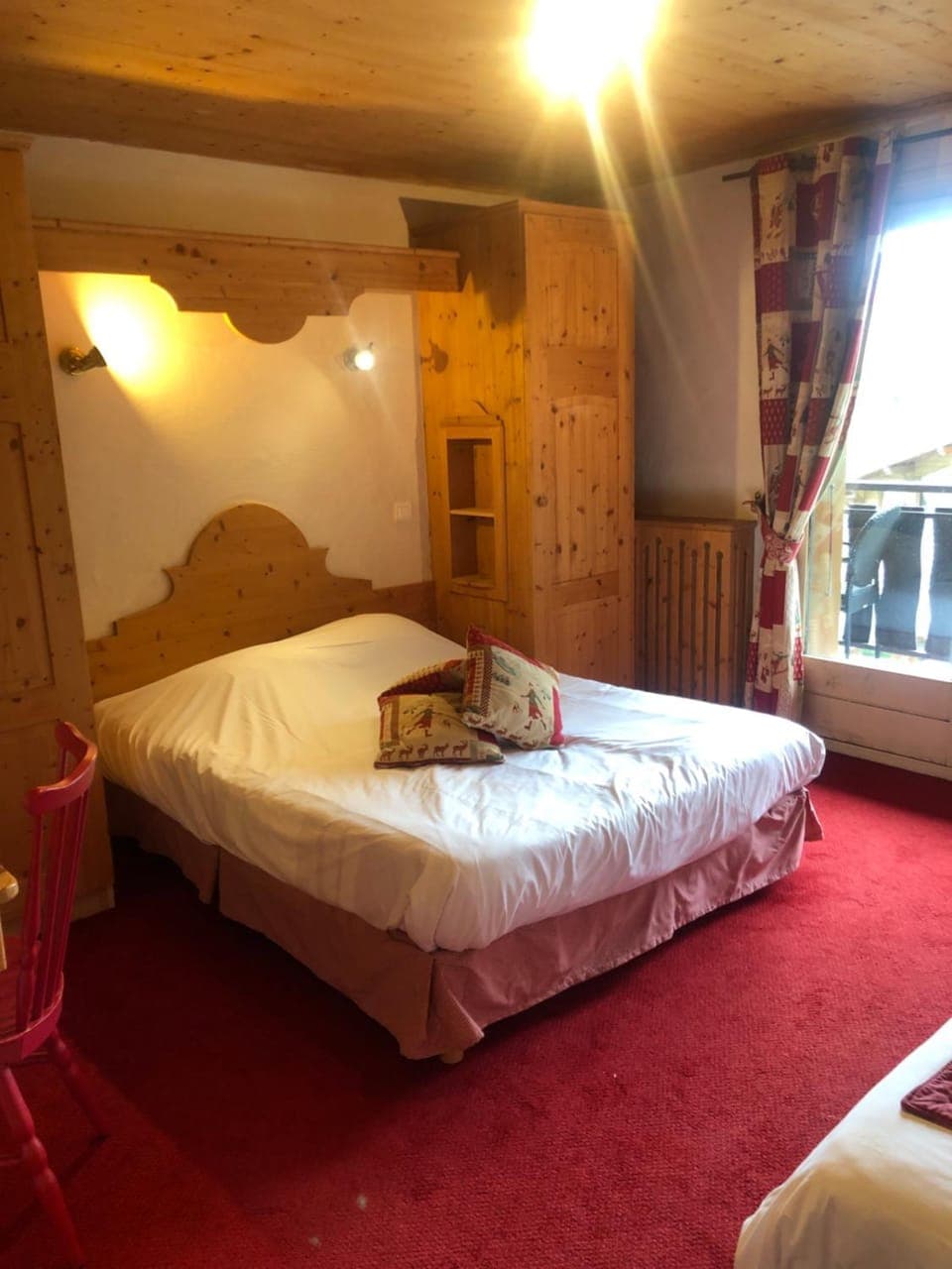 Bed, Photo of the whole room