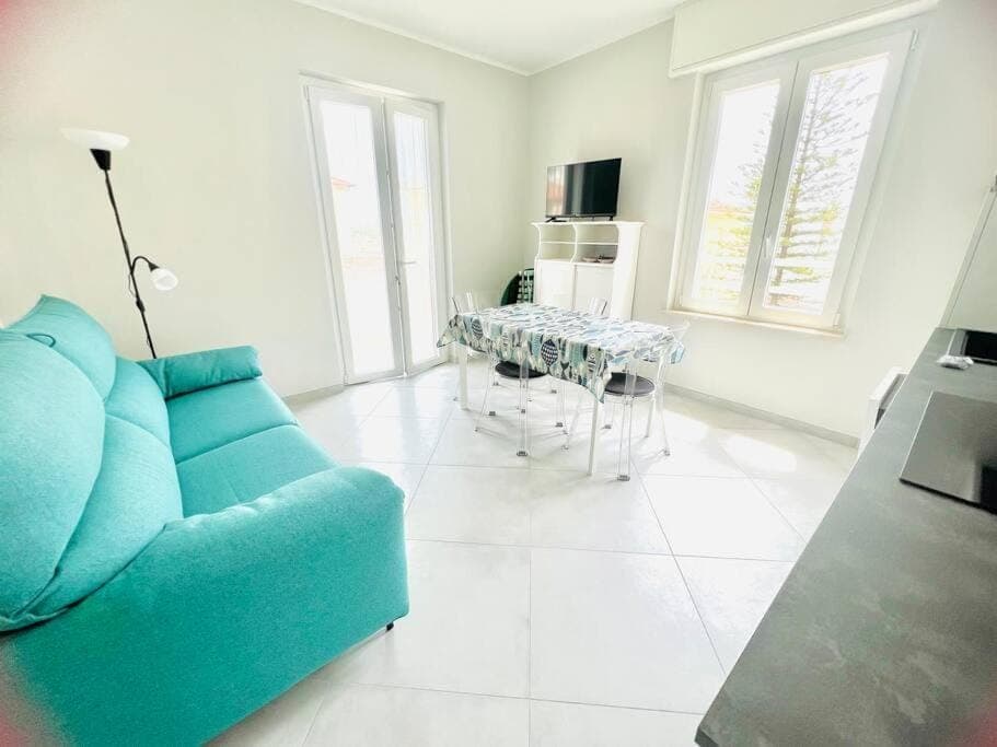 TV and multimedia, Living room, Dining area, Evening entertainment