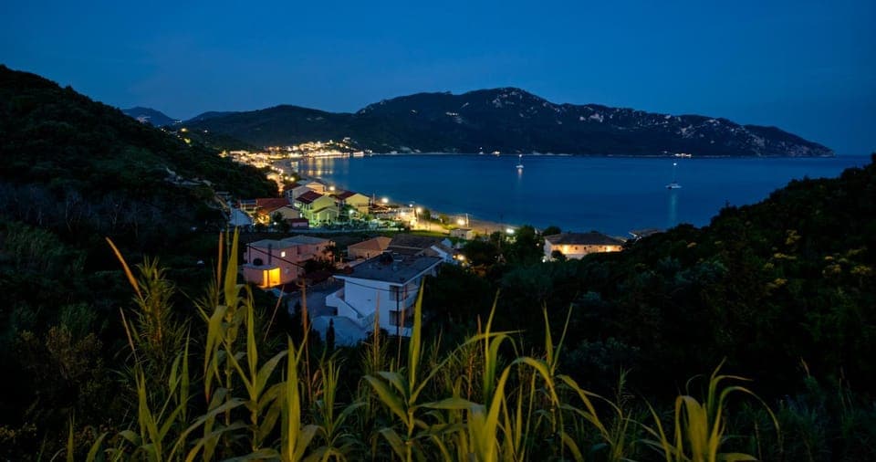 Nearby landmark, Night