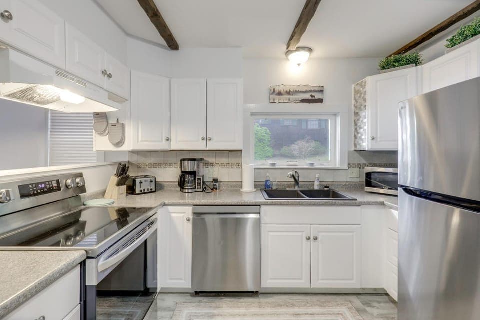 Lakefront Cabin w/ Panoramic Water View & Access Cabin in Sunapee